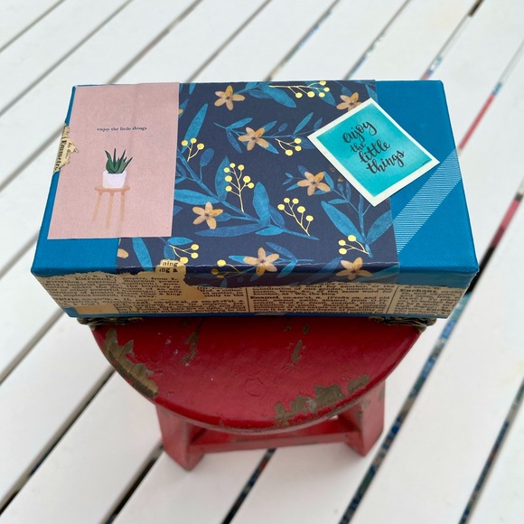 It’s the little things soap box - Picture 1 of 8